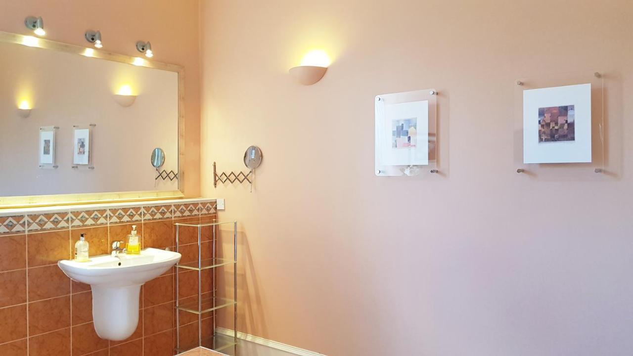 Stylish Central Edinburgh Apartment מראה חיצוני תמונה